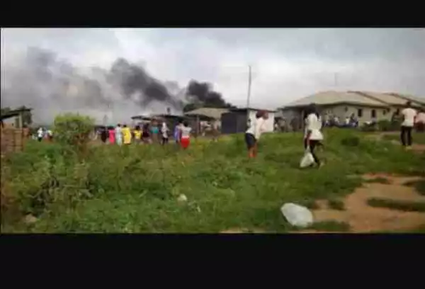 Protest: Angry UNIOSUN Students Set Cleric’s House On Fire After Seeing Student’s Decomposing Corpse Behind It